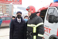 Олег Хорохордин с пожарными