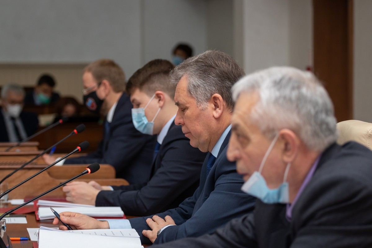 депутаты алтайского законодательного собрания. фотографии депутатов акзс алтайский край. депутаты заксобрания амурской области 2022 года. депутаты заксобрания амурской области 2022 года. депутаты алтайского законодательного собрания.