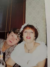 Слева - Надежда Григорьева, справа - Ольга Воровьева, 1997 год 