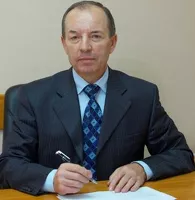 Петр Фризен продолжает «нелегально» трудиться в администрации Барнаула?