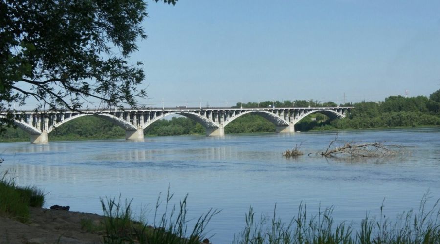 Мэр Бийска Александр Студеникин посулил горожанам строительство еще одного моста через Бию