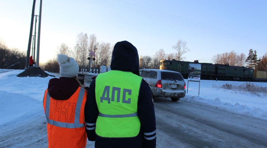 Барнаульские госавтоинспекторы взялись за железнодорожные переезды после трагедии в Тальменском районе