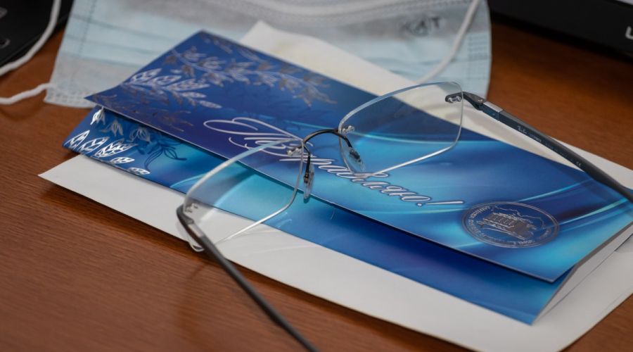 Алтайские депутаты на «крейсерской скорости» провели последнюю в уходящем году сессию АКЗС