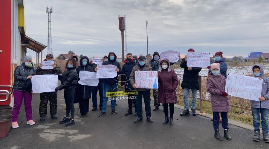Многодетной матери из барнаульского поселка удалось избежать штрафа за вовлечение несовершеннолетних в публичную акцию