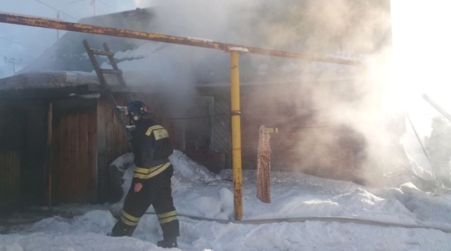 В Алтайском крае пожары 1 января унесли жизни пятерых человек