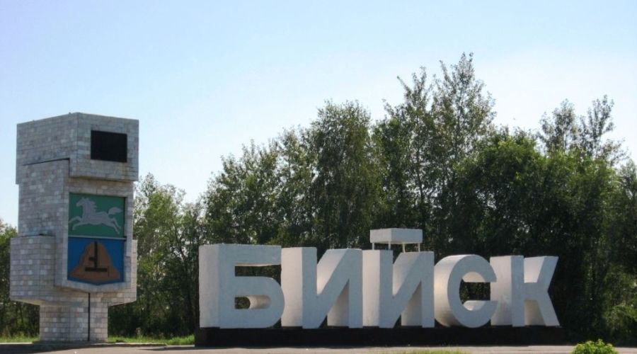 Перед въездом в Бийск женщина на автомобиле такси насмерть разбилась в аварии с грузовиком (обновлено)