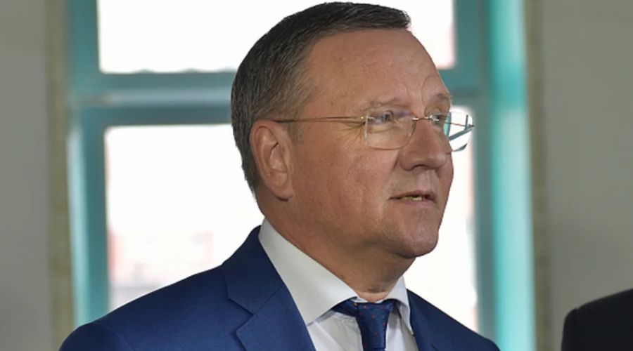 На Канарах и на нарах: бывший строительный вице-мэр Барнаула попал в одну колонию со своим подельником