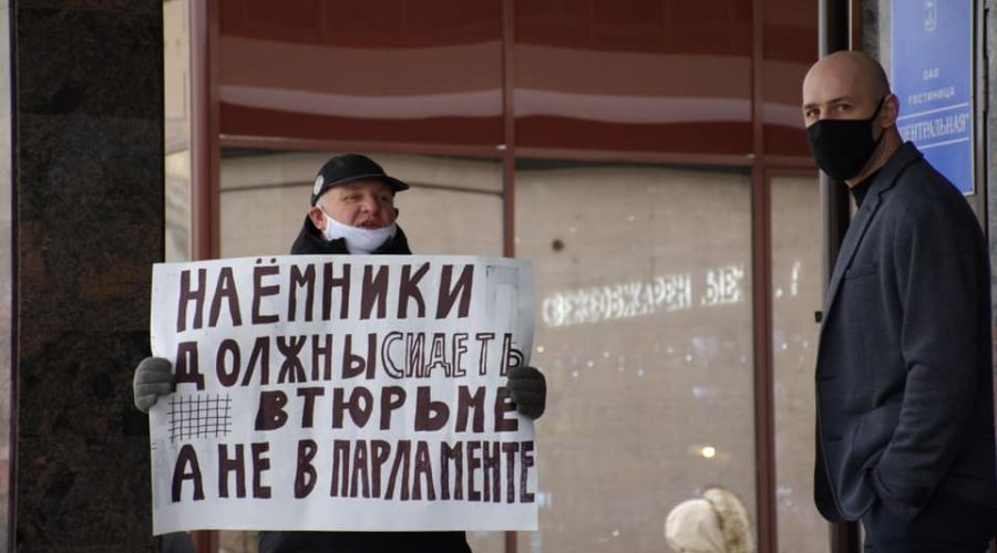 Следком прекратил дело в отношении покинувшего Россию барнаульского оппозиционера Виктора Рау