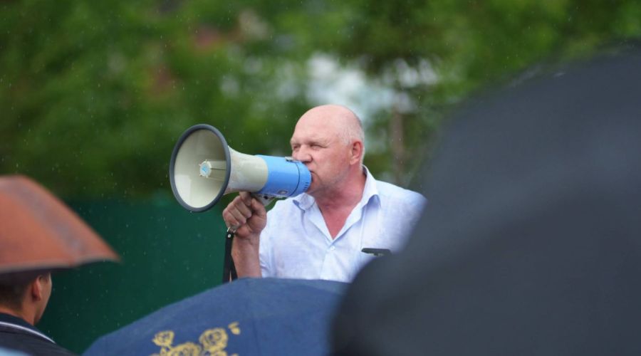 Избежавший уголовной статьи барнаульский оппозиционер отказался возвращаться в Россию