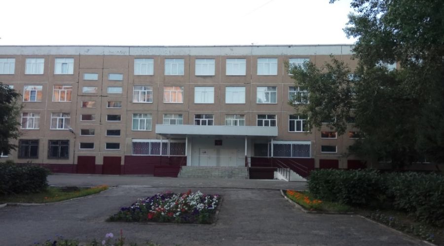 Краевые власти опровергли эвакуацию барнаульской школы из-за подозрительной «посылки»