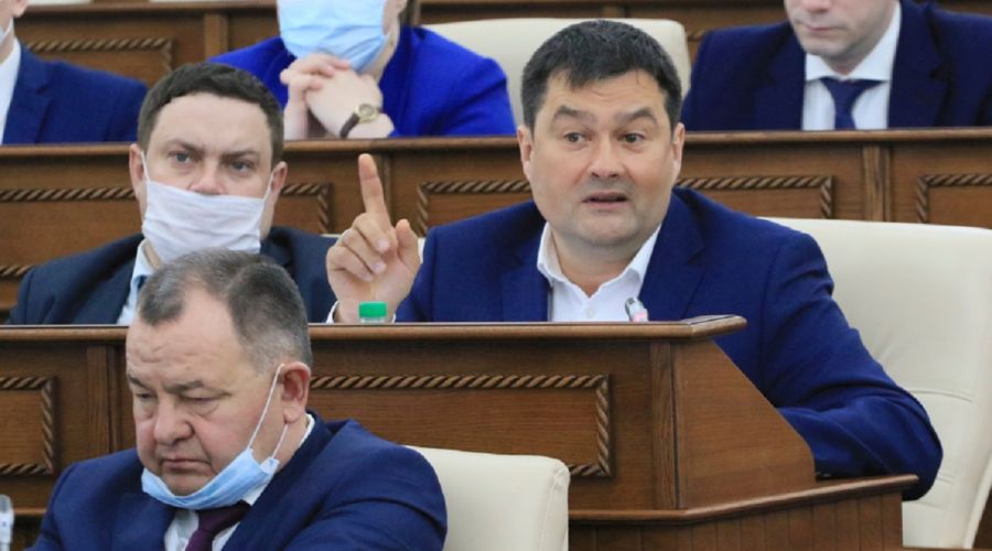 Глава профильного комитета Алтайского Заксобрания раскритиковал «слив» инвестиций в «Бирюзовую Катунь»