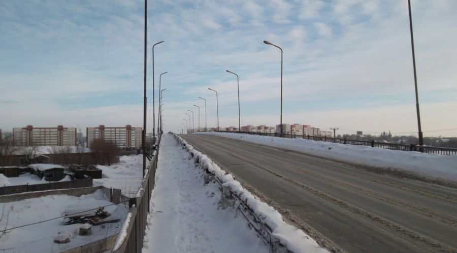 Жители Новоалтайска жалуются на транспортный коллапс из-за перекрытого на период ремонта моста