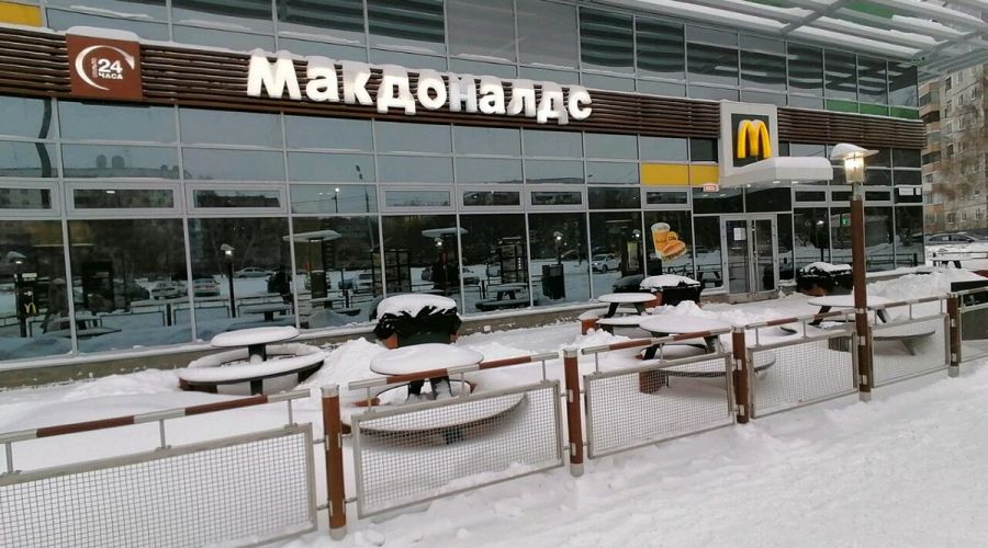 Заведения McDonald’s в Барнауле продолжают работать на фоне заявлений о временном закрытии сети в России