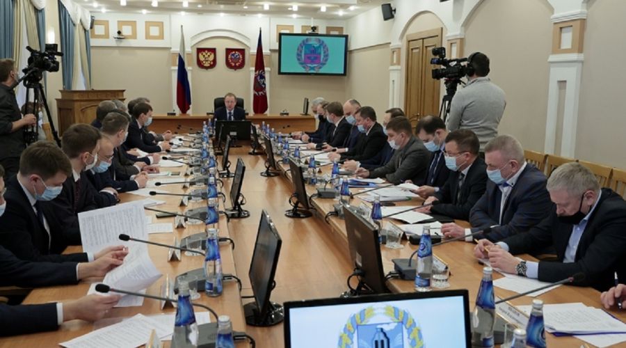 Алтайские чиновники обсудили экономическую устойчивость края в рамках новой реальности