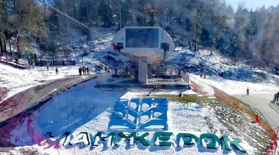 На стройплощадке алтайского курорта «Манжерок» произошло масштабное обрушение конструкций<span style=