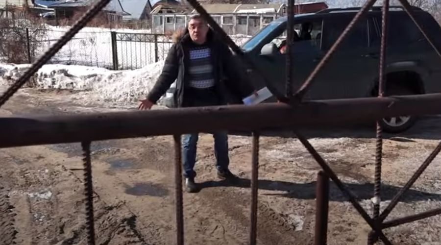 Барнаульский бизнесмен запер съемочную группу телеканала «Толк» на территории садоводства