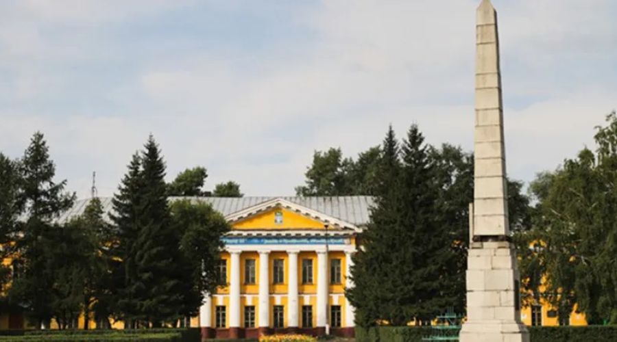 В государственной казне не хватает средств на реставрацию зданий-памятников на Демидовской площади в Барнауле