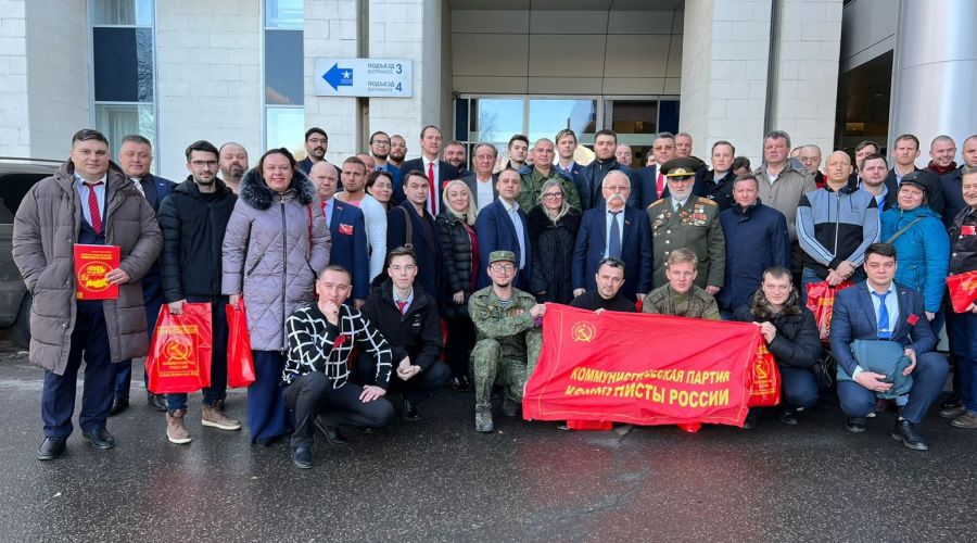 Сразу два депутата Алтайского Заксобрания претендуют на лидерство над расколовшимися «Коммунистами России»