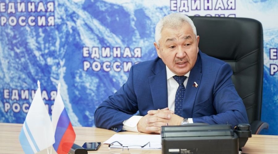 Бывший алтайский думец окажется на скамье подсудимых за превышение полномочий и подлог