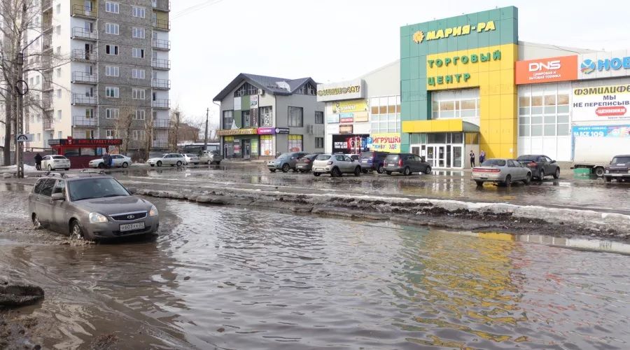 Бийское «море»: алтайский наукоград в очередной раз «плывет» в талых водах