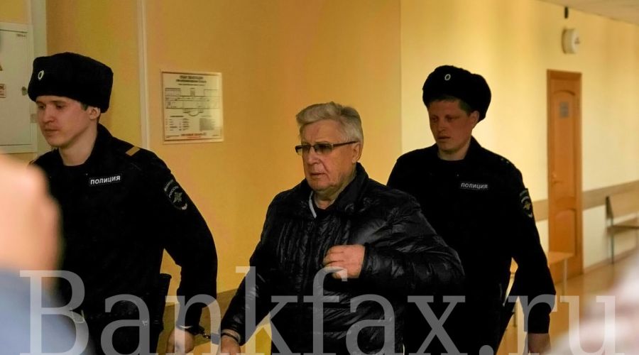 Суд согласился на условно-досрочное освобождение бывшего вице-губернатора Алтайского края Юрия Денисова