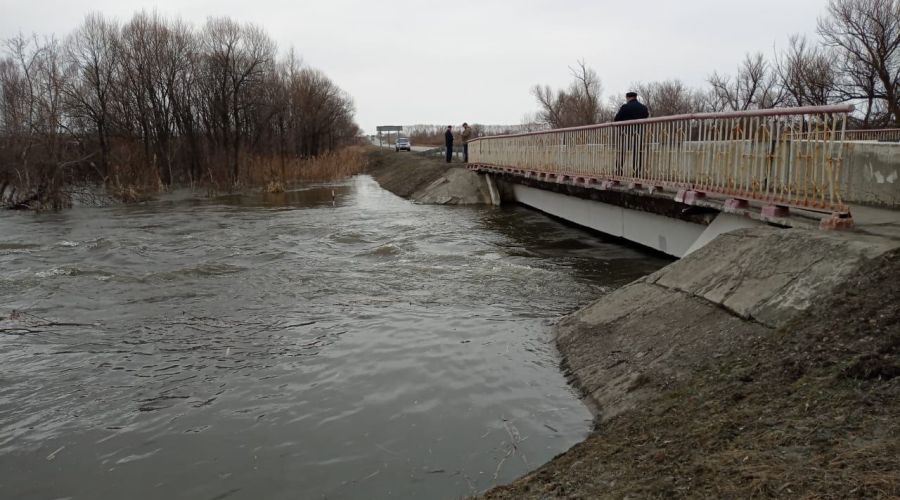 Специалисты оценят риски в связи с ЧП на плотине в алтайском селе Буланиха