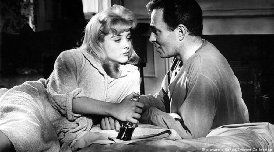 В одном из районов Алтайского края пожилого бизнесмена могли поймать за совращение малолетней