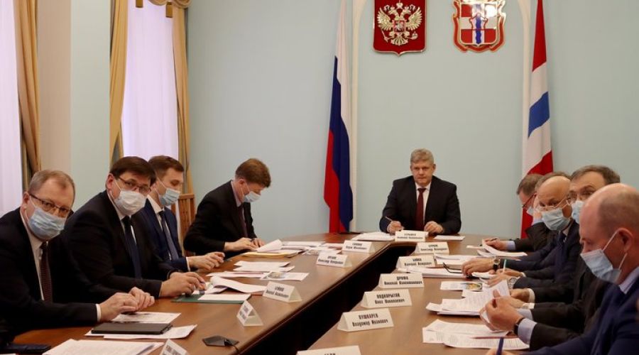 Власти Алтайского края отчитались перед полпредом президента о положении аграриев на старте посевной