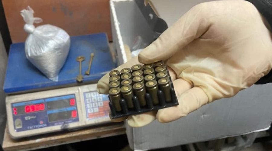 Часть изъятого у барнаульца