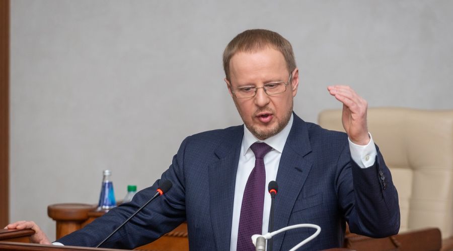 «Не стремится лакировать действительность»: отчет губернатора получил поддержку алтайских депутатов