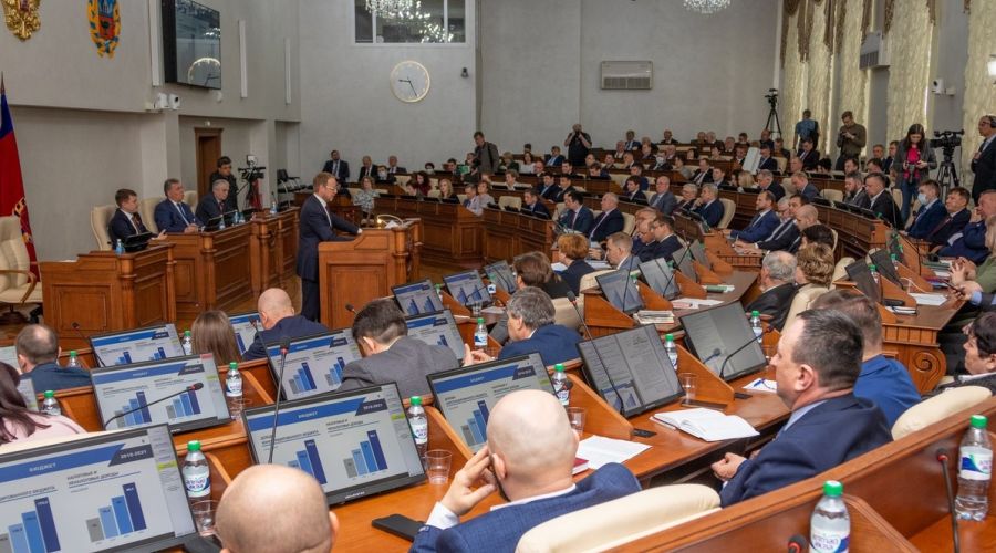 Депутаты нового созыва Алтайского Заксобрания впервые отчитались о своих доходах за год