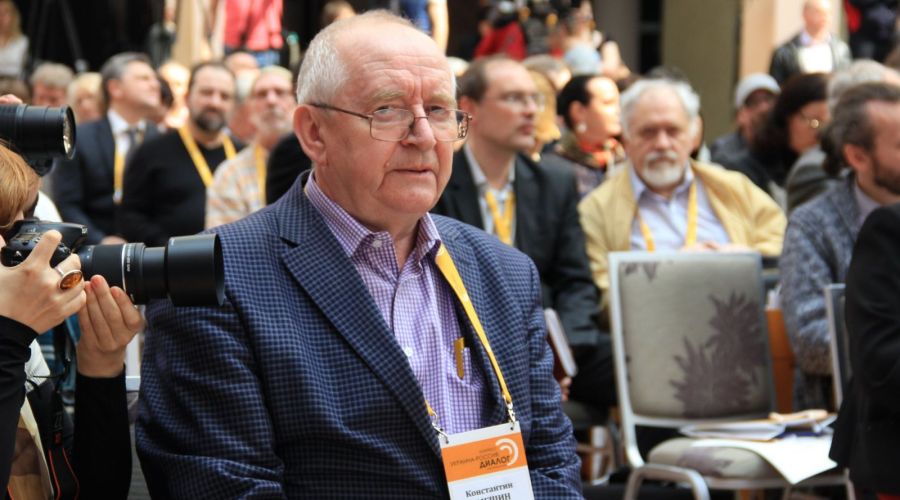 «Не можем сидеть за одним столом»: Общественная палата Барнаула «изгнала» из своего состава Константина Емешина