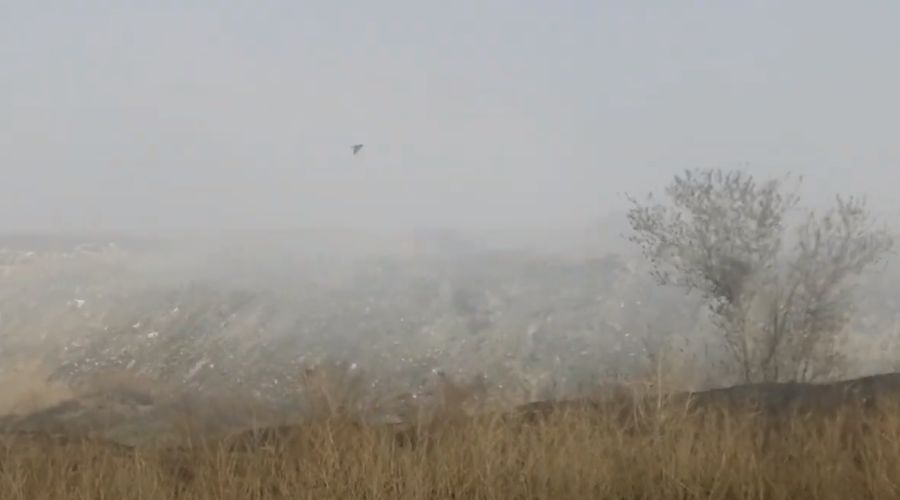 Камень-на-Оби снова заволокло дымом с горящего мусорного полигона