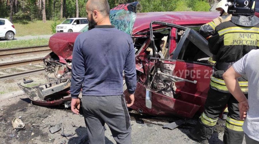 В Барнауле женщина погибла в лобовом столкновении на Змеиногорском тракте