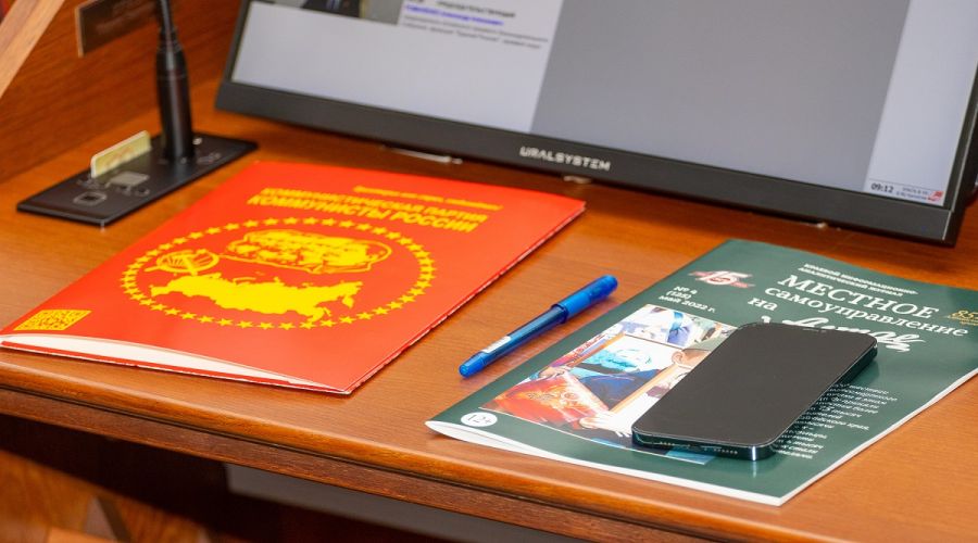 «Вам уже совсем на все наплевать?»: алтайские депутаты устроили демарш против отката пенсионного возраста