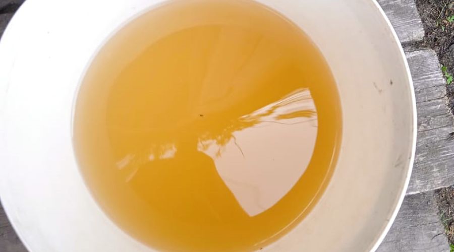 Такую воду вынуждены пить жители тогульского заречья