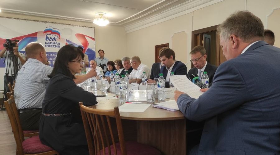 Не вижу зла: алтайские единороссы оправдали использование «административного ресурса» на праймериз