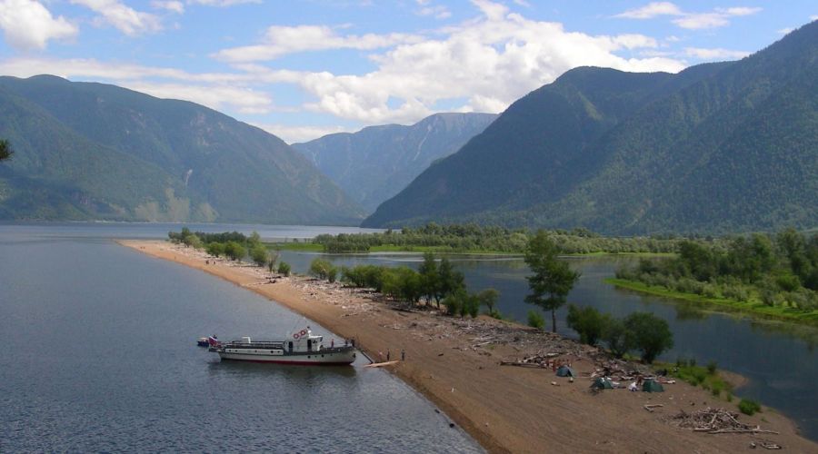 Прокуратуре пришлось дойти до кассации в попытках расторгнуть договор аренды берега Телецкого озера