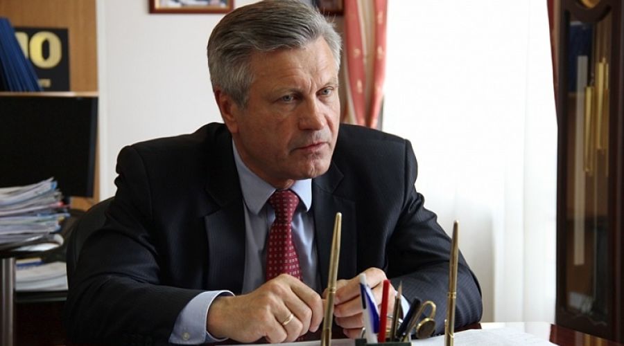 Прокуратура все же решила добиться взыскания с президента АлтГУ денег за перелеты бизнес-классом