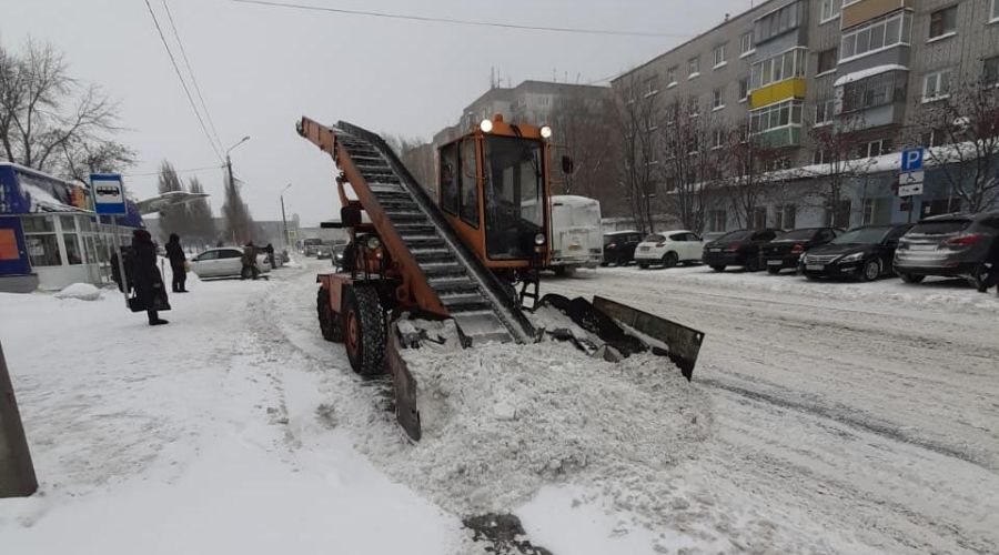 Уборка снега в Барнауле в декабре 2019 года
