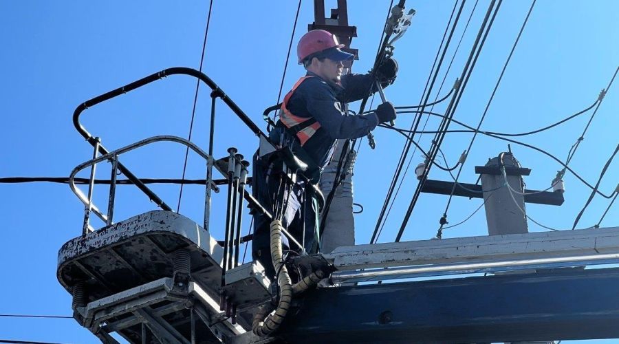 Жители барнаульского пригорода впервые за 15 лет провели год без отключений электричества