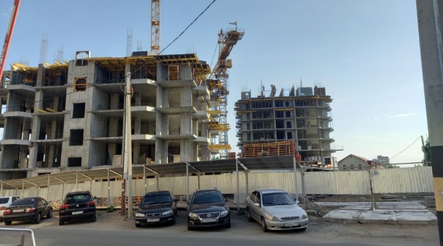 Следователи начали проверку после гибели рабочего на «кандидатской» стройке в Барнауле