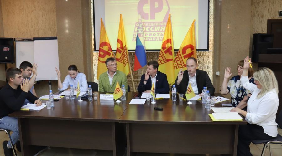 Списки претендентов на мандаты Барнаульской гордумы пополнились эсерами, «зелеными» и «родинцами»