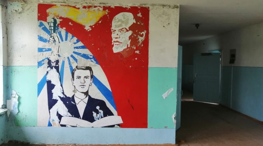 Внутренние помещения здания школы в Приборовом давно не видели ремонта