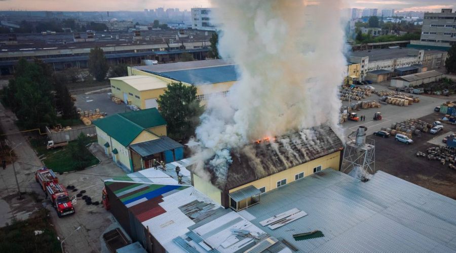 Собственник компании «Кормовик» пострадал при возгорании ее барнаульского склада