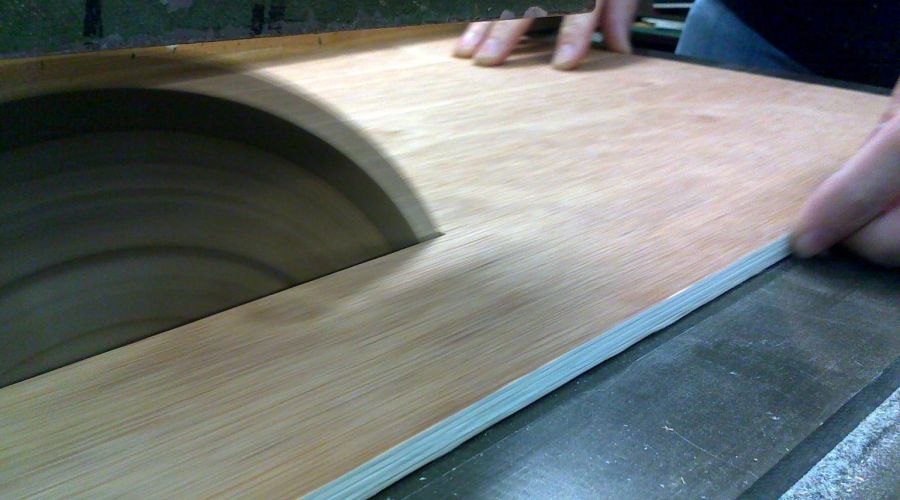 Отличия бакелитовой и ламинированной фанеры. За что идет переплата?