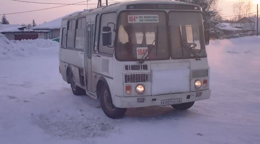 Один из автобусов маршрута 104ю