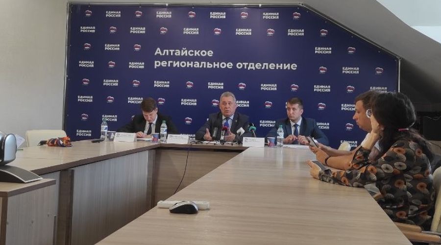 Уверенно победившие алтайские единороссы дали свои оценки прошедшим в крае «непопулярным» выборам