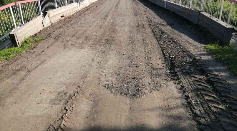 Не сказать, что после отсыпки мост в порядке