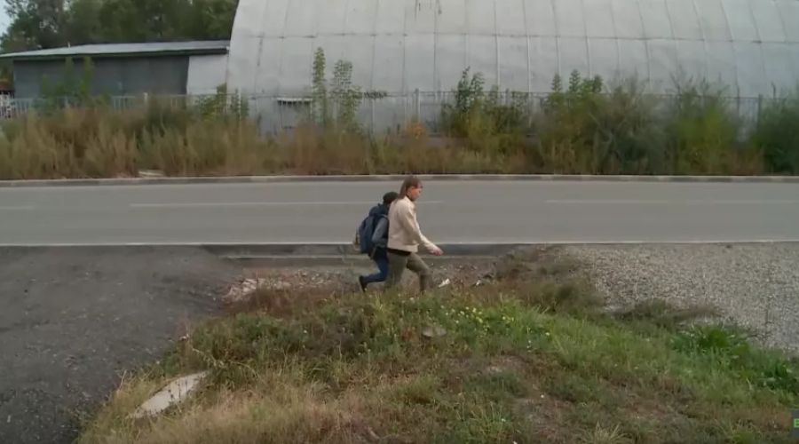 Бийчане возмущены буераками вместо тротуара после ремонта одной из дорог